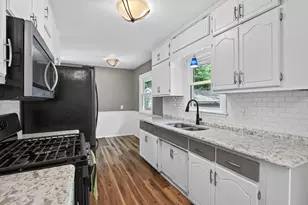 2557 Sherwood Rd, Mounds View, MN 55112 - Photo 9