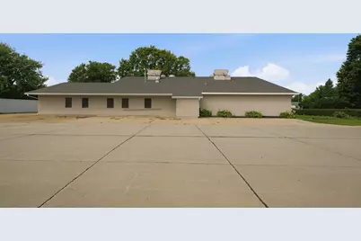 290 1st Avenue NE, Wells, MN 56097 - Photo 1