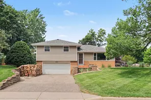 1333 Valders Ave N, Golden Valley, MN 55427 - Photo 1