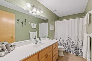 13705 Country Pl, Burnsville, MN 55337 - Photo 35
