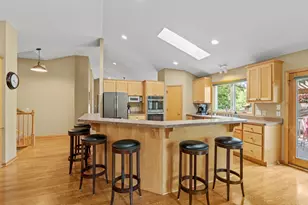 13705 Country Pl, Burnsville, MN 55337 - Photo 7