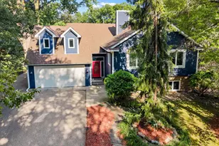 13705 Country Pl, Burnsville, MN 55337 - Photo 3