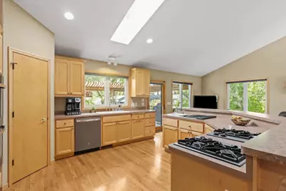 13705 Country Place, Burnsville, MN 55337 - Photo 11