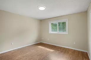 939 Savannah Rd, Eagan, MN 55123 - Photo 13