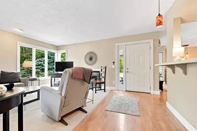 303 Elan Court, Woodbury, MN 55125 - Photo 5