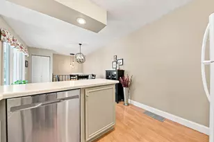 303 Elan Ct, Woodbury, MN 55125 - Photo 23