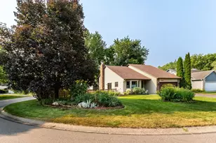 17767 South Shore Ln W, Eden Prairie, MN 55346 - Photo 3