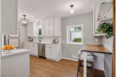 11201 Ewing Avenue S, Bloomington, MN 55431 - Photo 7