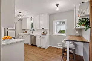 11201 Ewing Ave S, Bloomington, MN 55431 - Photo 7