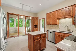 17703 Landmark Ct, Lakeville, MN 55044 - Photo 9
