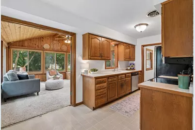 9235 Queen Avenue S, Bloomington, MN 55431 - Photo 7