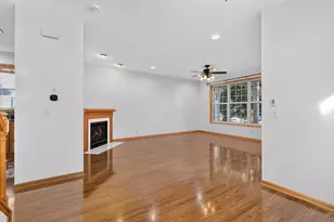 10008 Iris Ln, Eden Prairie, MN 55347 - Photo 3