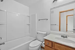10008 Iris Ln, Eden Prairie, MN 55347 - Photo 25