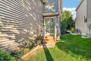10008 Iris Ln, Eden Prairie, MN 55347 - Photo 31