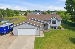 605 W 8th Ave, Osakis, MN 56360 - Photo 1