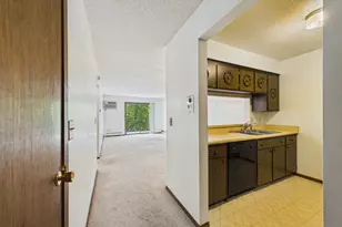 2809 E Minnehaha Pkwy, Minneapolis, MN 55417 - Photo 3