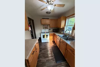1209 Arnold Avenue N, Thief River Falls, MN 56701 - Photo 3