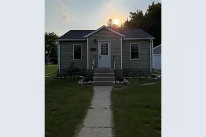 1209 Arnold Avenue N, Thief River Falls, MN 56701 - Photo 1