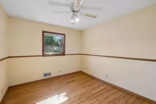 702 Madison St S, Shakopee, MN 55379 - Photo 19