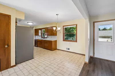702 Madison Street S, Shakopee, MN 55379 - Photo 11