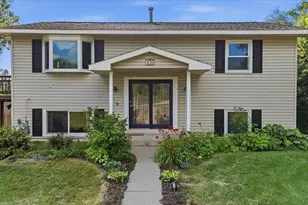 405 SW 1st Ave, Grand Rapids, MN 55744 - Photo 1