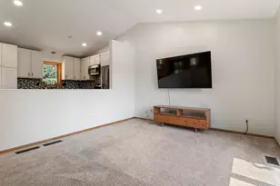 2455 Queensport Rd, Woodbury, MN 55125 - Photo 9