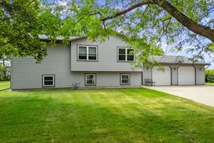 705 N Estates Ave, Litchfield, MN 55355 - Photo 11