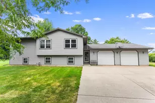 705 N Estates Ave, Litchfield, MN 55355 - Photo 13