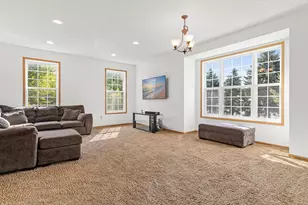 15871 Freedom Ln, Apple Valley, MN 55124 - Photo 5