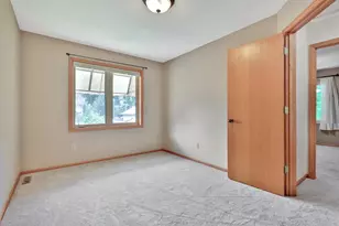 1098 Heather Dr, Woodbury, MN 55129 - Photo 17