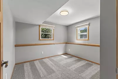 460 Hawes Avenue, Vadnais Heights, MN 55127 - Photo 25
