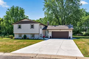 460 Hawes Ave, Vadnais Heights, MN 55127 - Photo 3