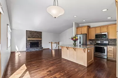 460 Hawes Avenue, Vadnais Heights, MN 55127 - Photo 9