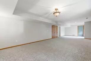 8819 Rainier Ct, Woodbury, MN 55125 - Photo 21