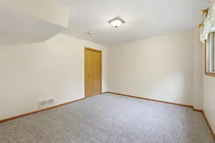 8819 Rainier Ct, Woodbury, MN 55125 - Photo 19