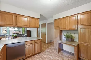 8819 Rainier Ct, Woodbury, MN 55125 - Photo 5