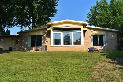 304 Independence Avenue S, Clarks Grove, MN 56016 - Photo 7