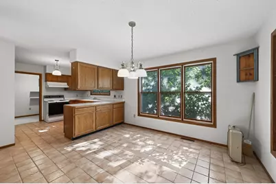 2597 Hayward Avenue N, Oakdale, MN 55128 - Photo 5