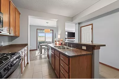 1952 Commonwealth Boulevard #4, Chanhassen, MN 55317 - Photo 15