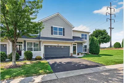 1952 Commonwealth Boulevard #4, Chanhassen, MN 55317 - Photo 3