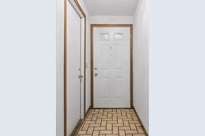 2002 Mesabi Avenue E, Maplewood, MN 55109 - Photo 5