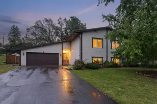 2742 Hilltop Ct, North Saint Paul, MN 55109 - Photo 31