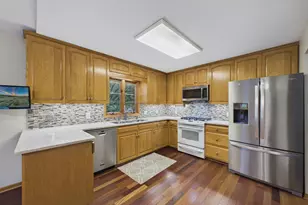2742 Hilltop Ct, North Saint Paul, MN 55109 - Photo 9