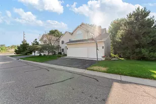 1517 Deerwood Bend, Eagan, MN 55122 - Photo 3