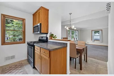 2093 Sherwood Avenue, Saint Paul, MN 55119 - Photo 11