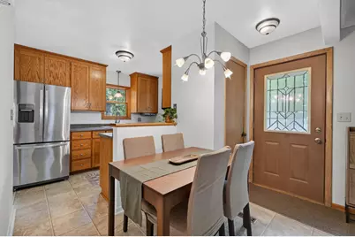 2093 Sherwood Avenue, Saint Paul, MN 55119 - Photo 9