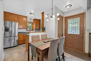 2093 Sherwood Ave, Saint Paul, MN 55119 - Photo 9