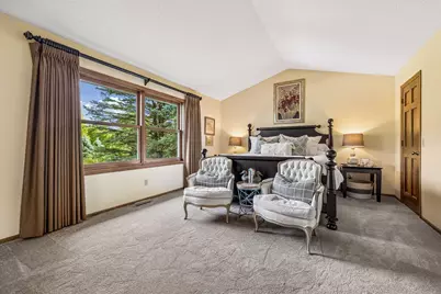 210 Piedmont Court, Chanhassen, MN 55317 - Photo 33