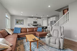 1723 August Dr, Shakopee, MN 55379 - Photo 11