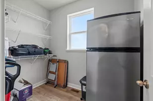 1723 August Dr, Shakopee, MN 55379 - Photo 23